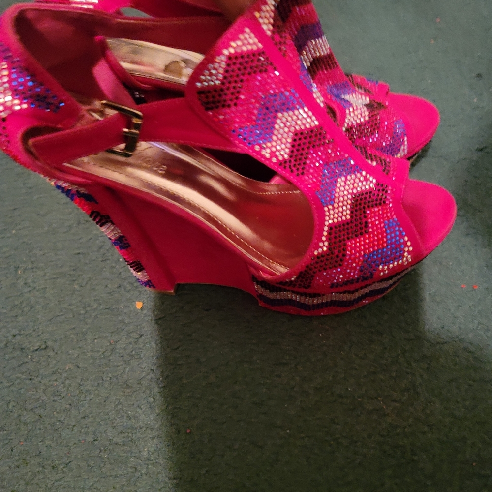 Pink wedge shoes
